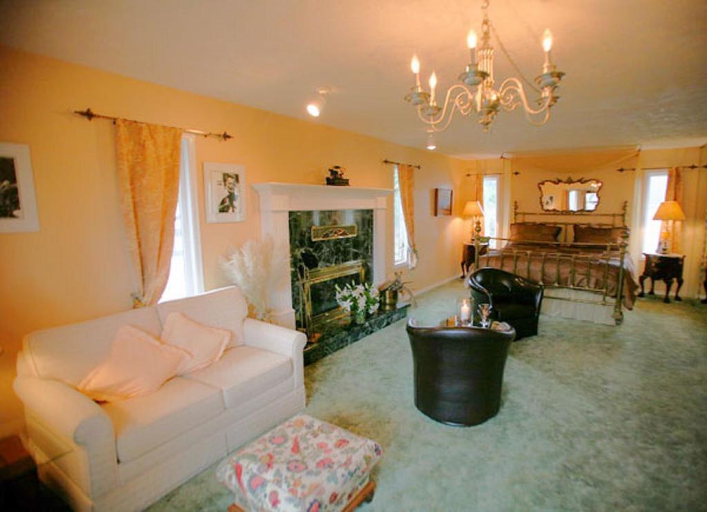 Hemingway'S By The Sea Bed & Breakfast Victoria Ruang foto