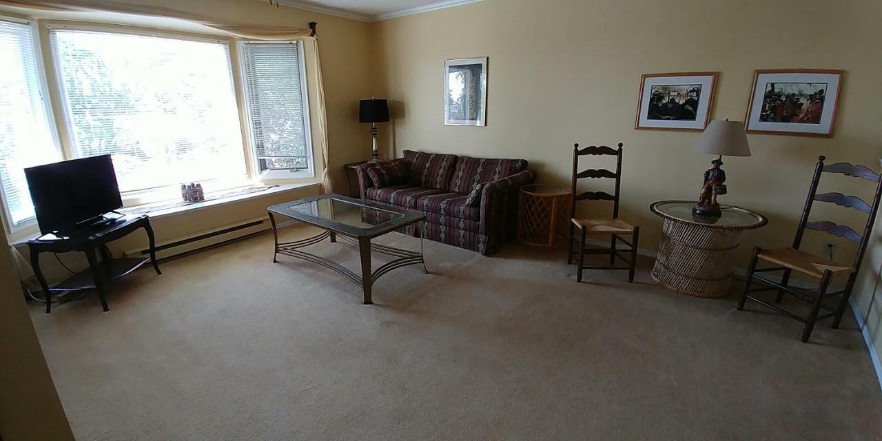 Hemingway'S By The Sea Bed & Breakfast Victoria Bagian luar foto