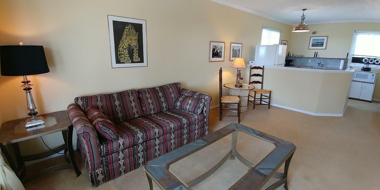 Hemingway'S By The Sea Bed & Breakfast Victoria Bagian luar foto